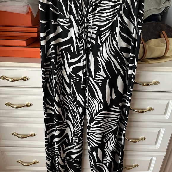 SoCa ST. JOHN silk set ( top and pants) - Picture 8 of 13